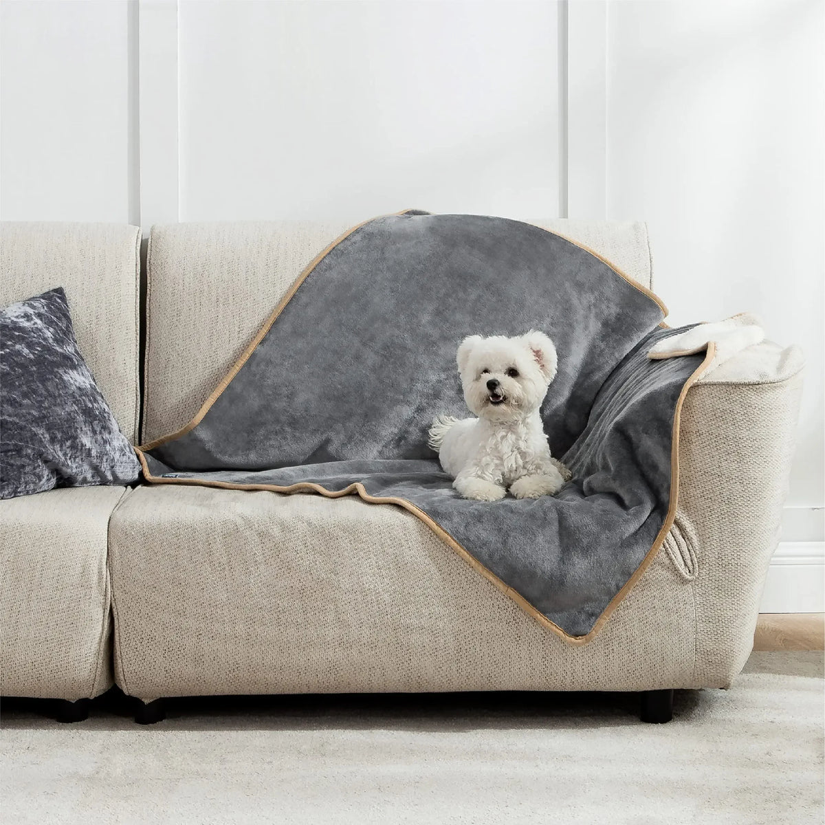Waterproof Sherpa Fleece Dog Blanket – image 1